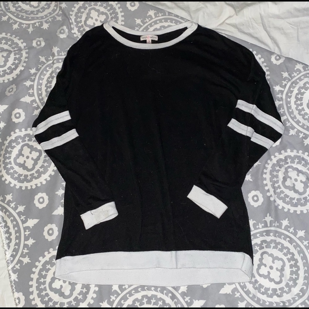 🟣 Light Black/White Sweater 🟣